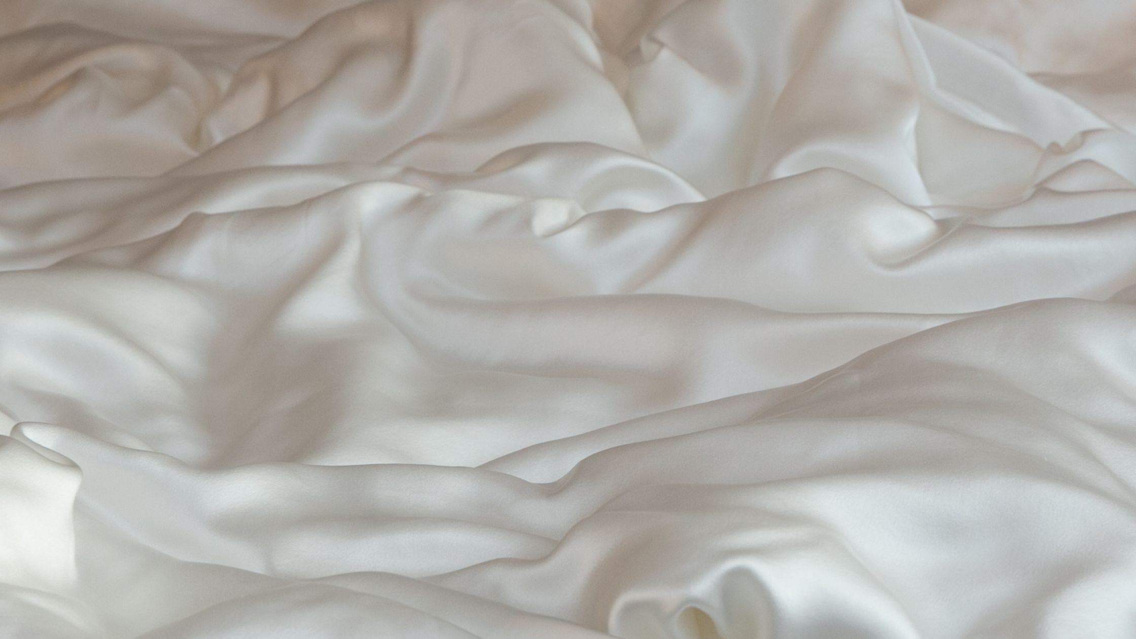 full screen on runched 25 momme silk